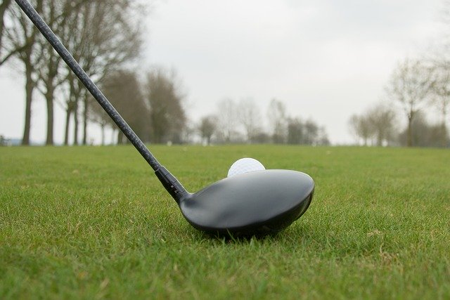 golfclub on ball